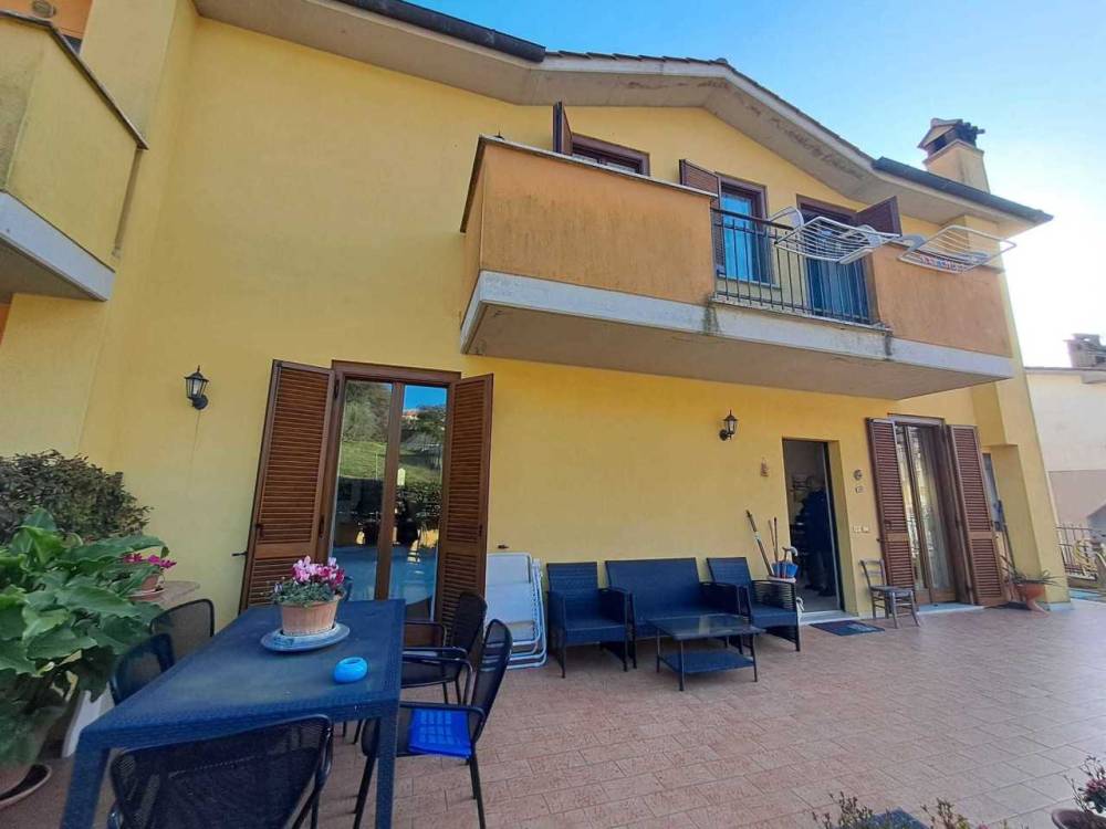 casa indipendente in vendita ad Amelia