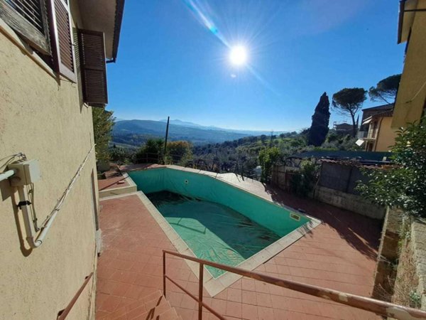 casa indipendente in vendita ad Amelia