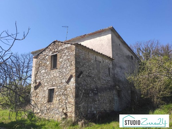 casa indipendente in vendita ad Amelia