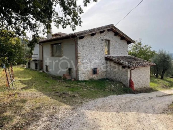 casa indipendente in vendita ad Amelia