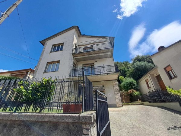 casa indipendente in vendita ad Amelia