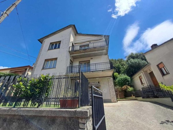 casa indipendente in vendita ad Amelia