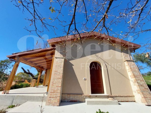 casa indipendente in vendita ad Amelia