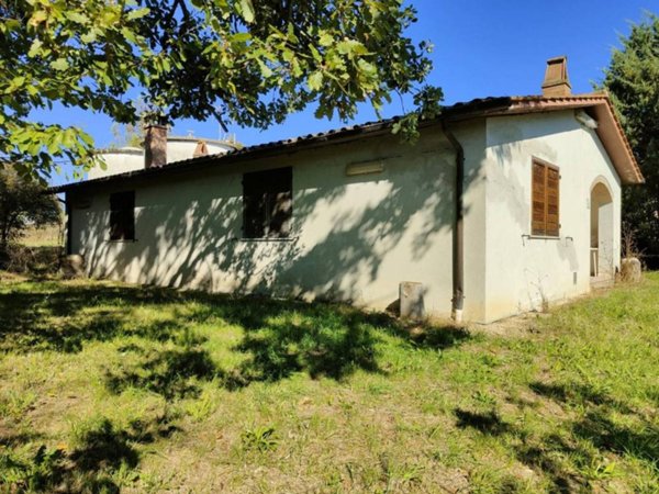 casa indipendente in vendita ad Amelia