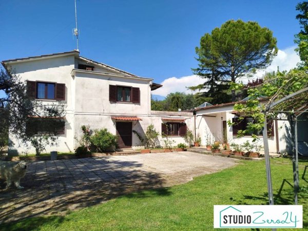 casa indipendente in vendita ad Amelia