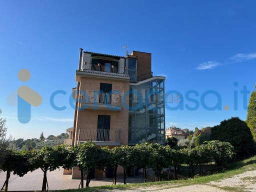casa indipendente in vendita ad Amelia