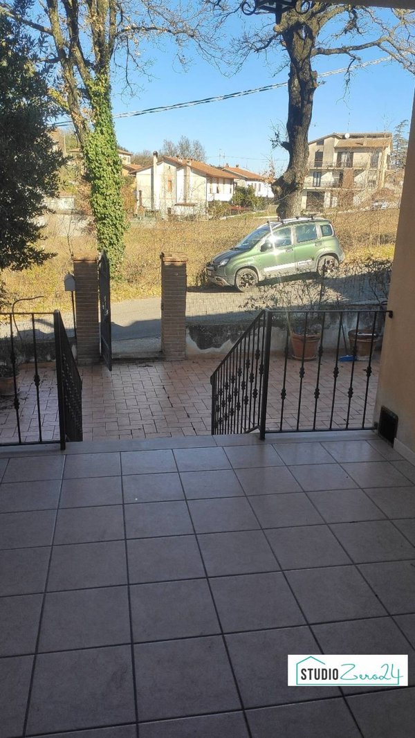 casa indipendente in vendita ad Amelia