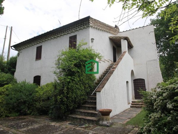 casa indipendente in vendita ad Amelia