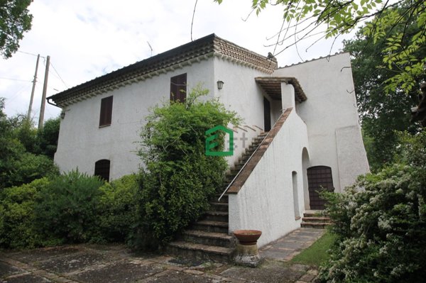 quadrivano in vendita ad Amelia