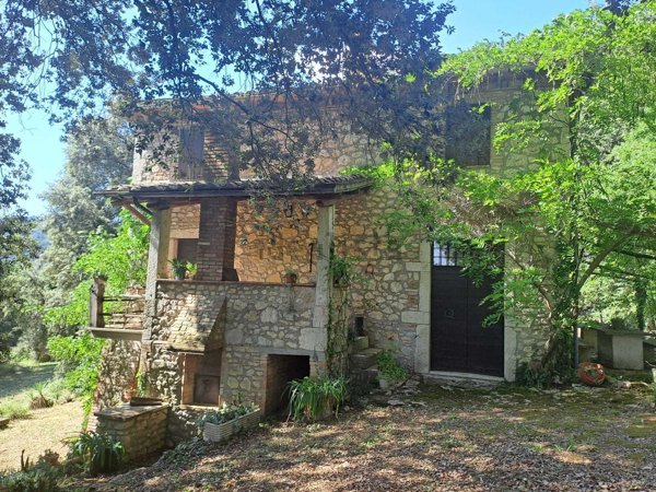 casa indipendente in vendita ad Amelia