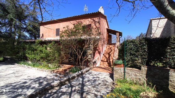 casa indipendente in vendita ad Amelia
