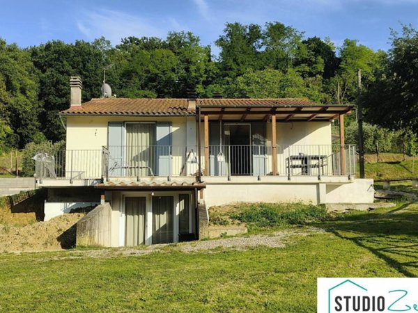 casa indipendente in vendita ad Amelia