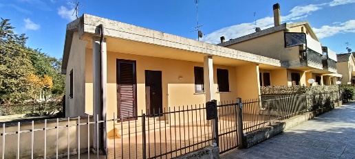 casa indipendente in vendita ad Amelia