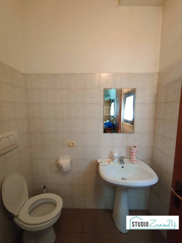 negozio in vendita ad Amelia