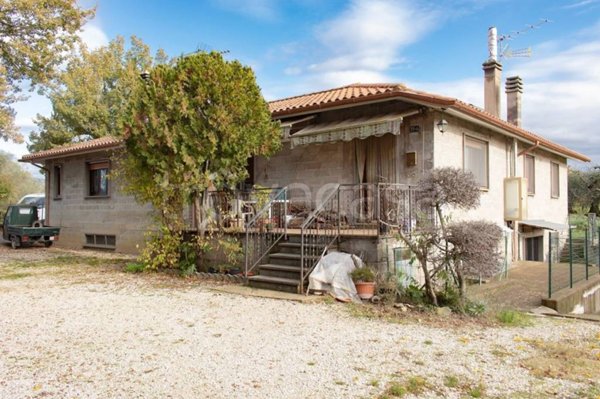 casa indipendente in vendita ad Amelia