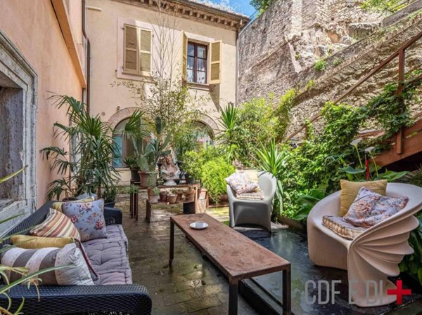 casa indipendente in vendita ad Amelia