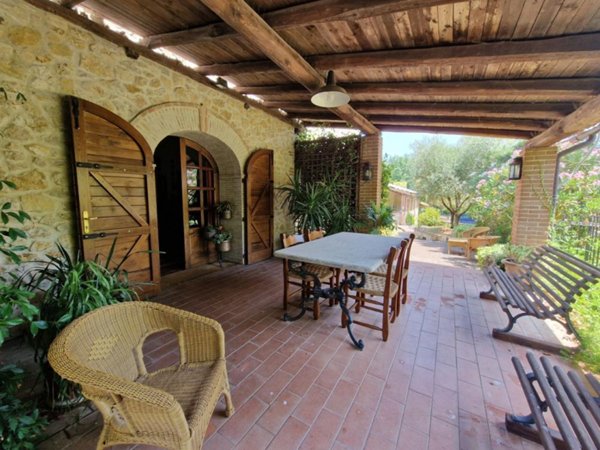 casa indipendente in vendita ad Amelia