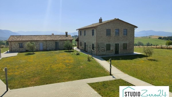 casa indipendente in vendita ad Amelia