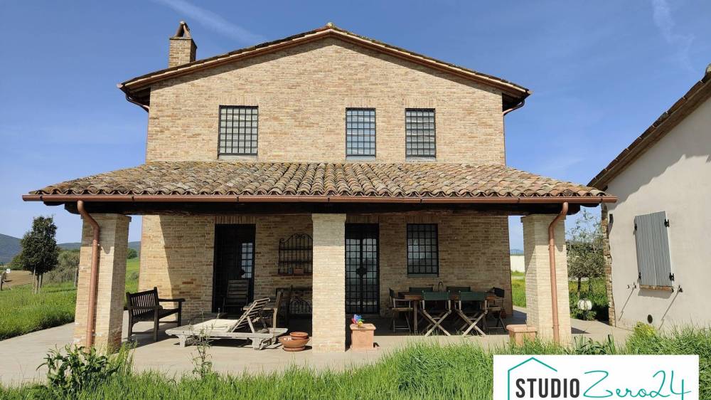 casa indipendente in vendita ad Amelia