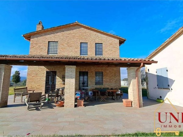 casa indipendente in vendita ad Amelia