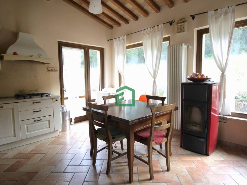 casa indipendente in vendita ad Amelia