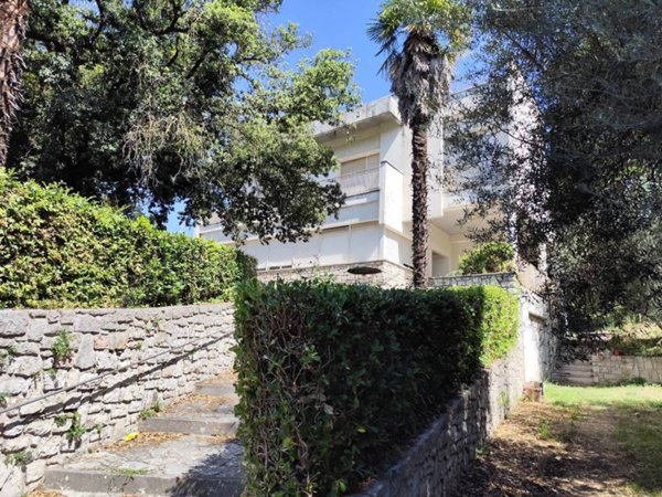 casa indipendente in vendita ad Amelia