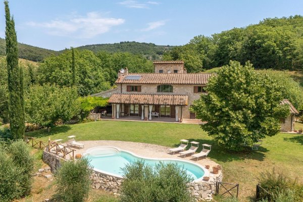 casale in vendita ad Amelia