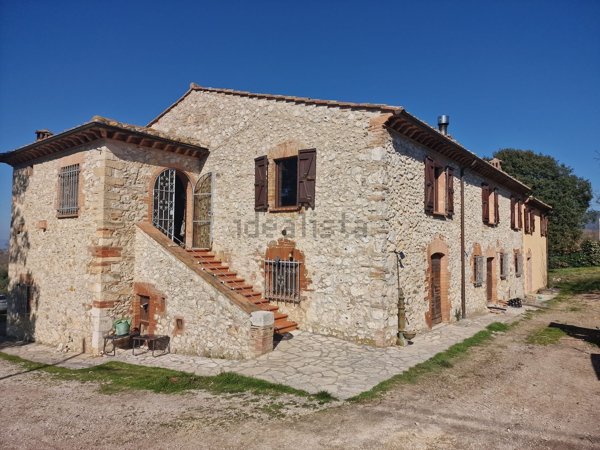 casale in vendita ad Amelia