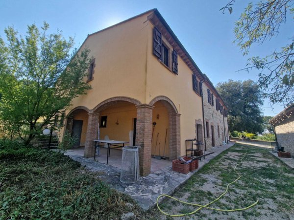 casa indipendente in vendita ad Amelia