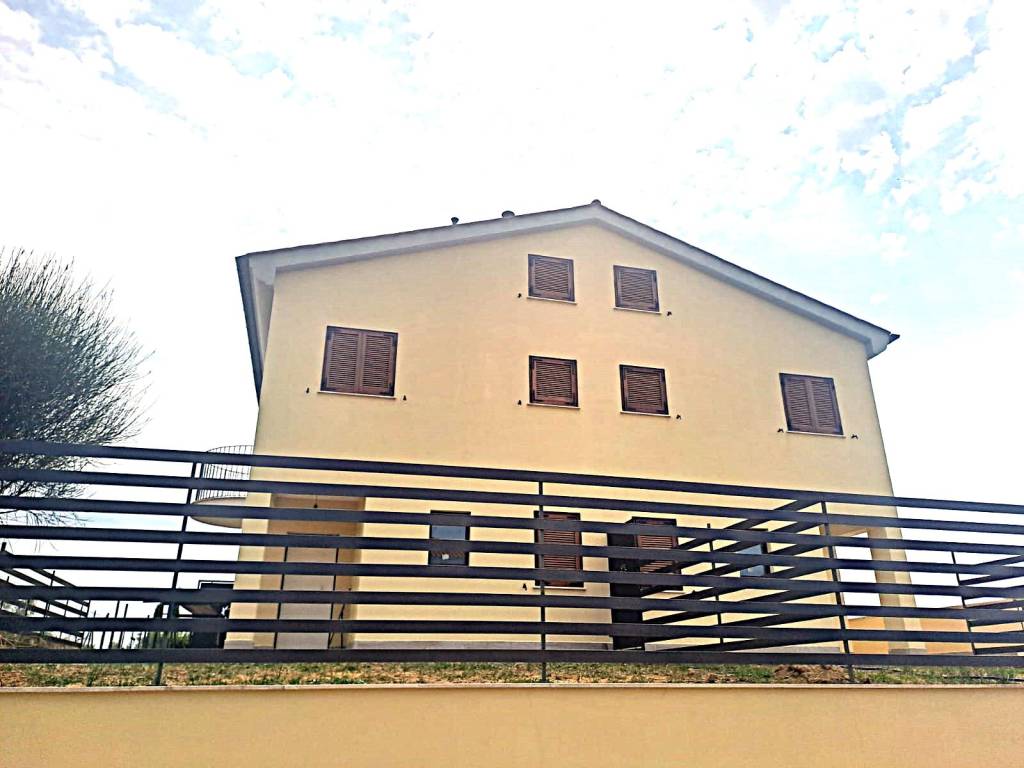 intera palazzina in vendita ad Amelia