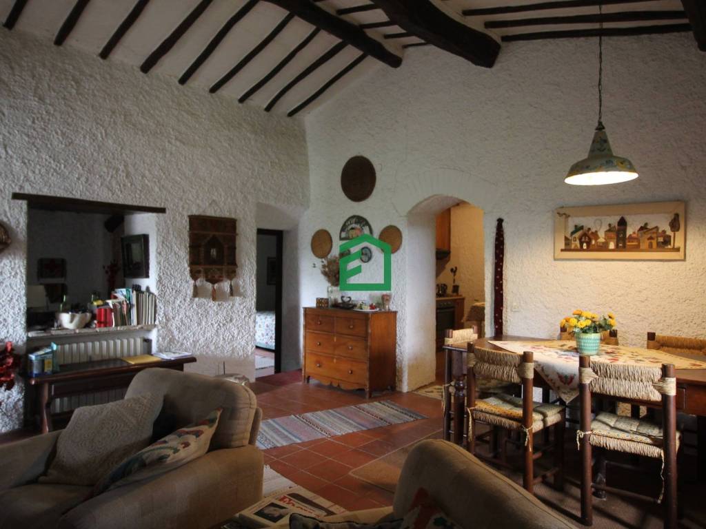 casa indipendente in vendita ad Amelia