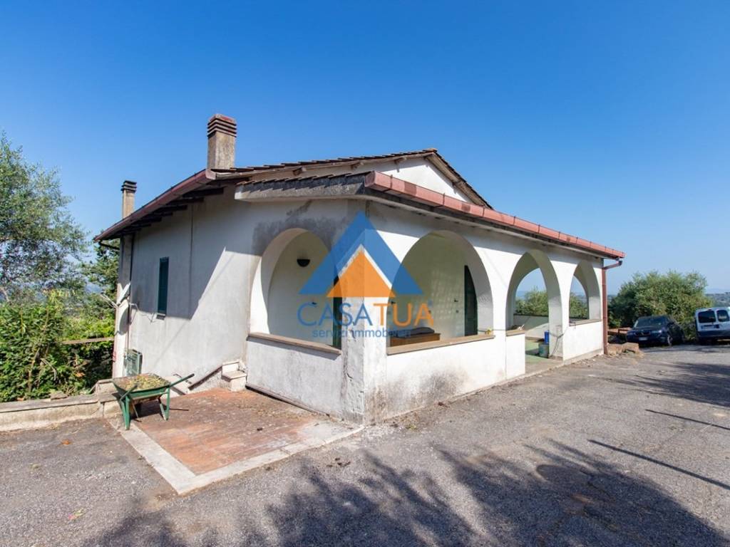 casa indipendente in vendita ad Amelia