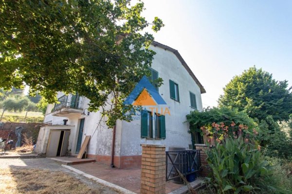 casa indipendente in vendita ad Amelia