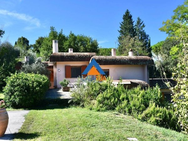 casa indipendente in vendita ad Amelia