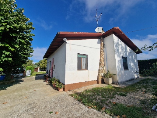 casa indipendente in vendita ad Amelia