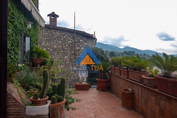 casa indipendente in vendita ad Amelia