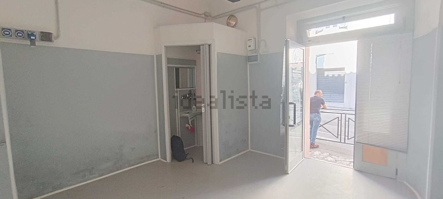locale commerciale in vendita ad Amelia