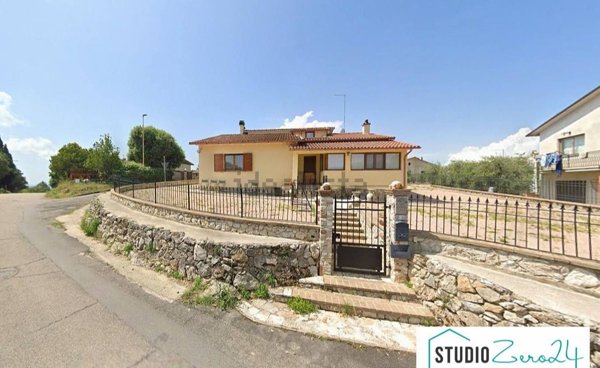 casa indipendente in vendita ad Amelia