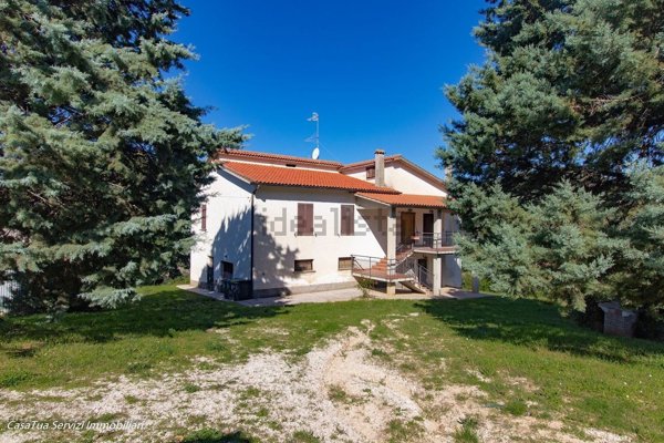 casa indipendente in vendita ad Amelia
