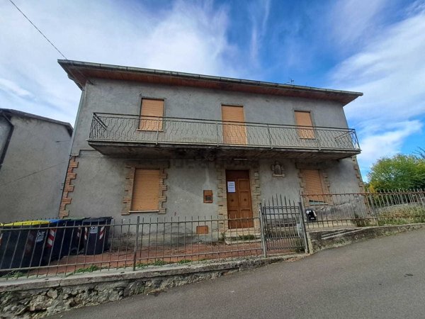 casa semindipendente in vendita ad Amelia