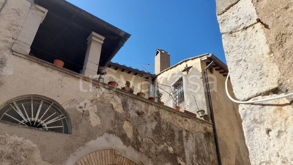 casa indipendente in vendita ad Amelia