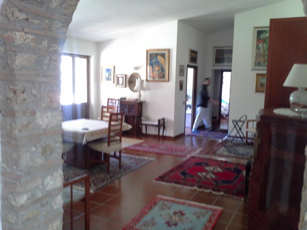 casa indipendente in vendita ad Amelia