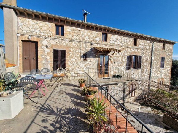 casa indipendente in vendita ad Amelia