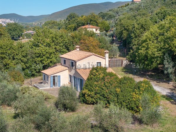 casale in vendita ad Amelia