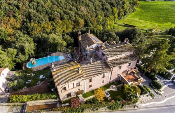 villa in vendita ad Amelia