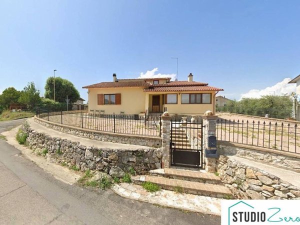 casa indipendente in vendita ad Amelia