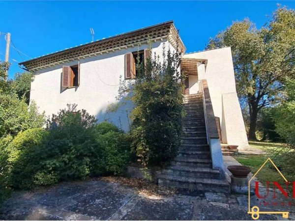 casa indipendente in vendita ad Amelia