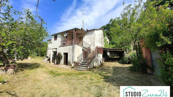 casa indipendente in vendita ad Amelia