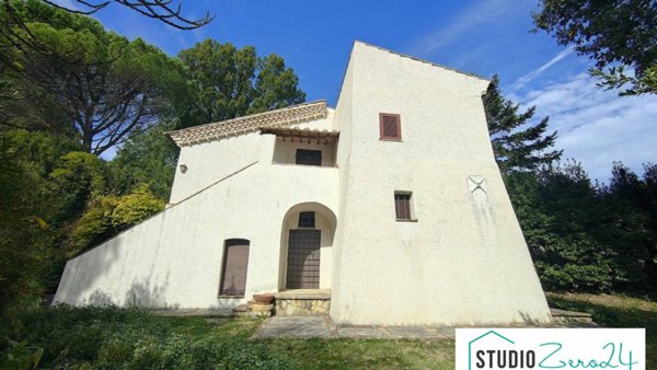 casa indipendente in vendita ad Amelia