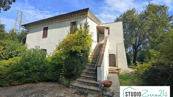 casa indipendente in vendita ad Amelia